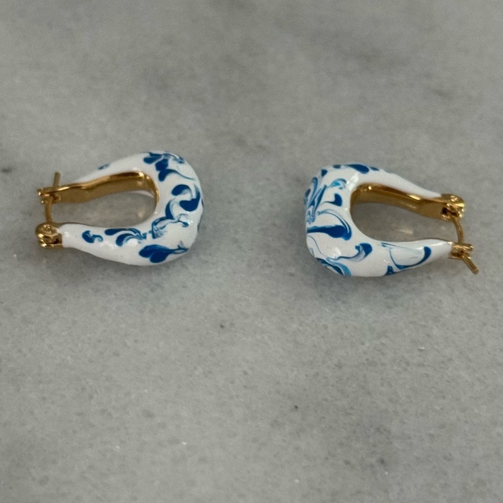 COPY - Gold White Blue Painted Oriental Geometric Hoop Earrings 

Brand New - Picture 4 of 6